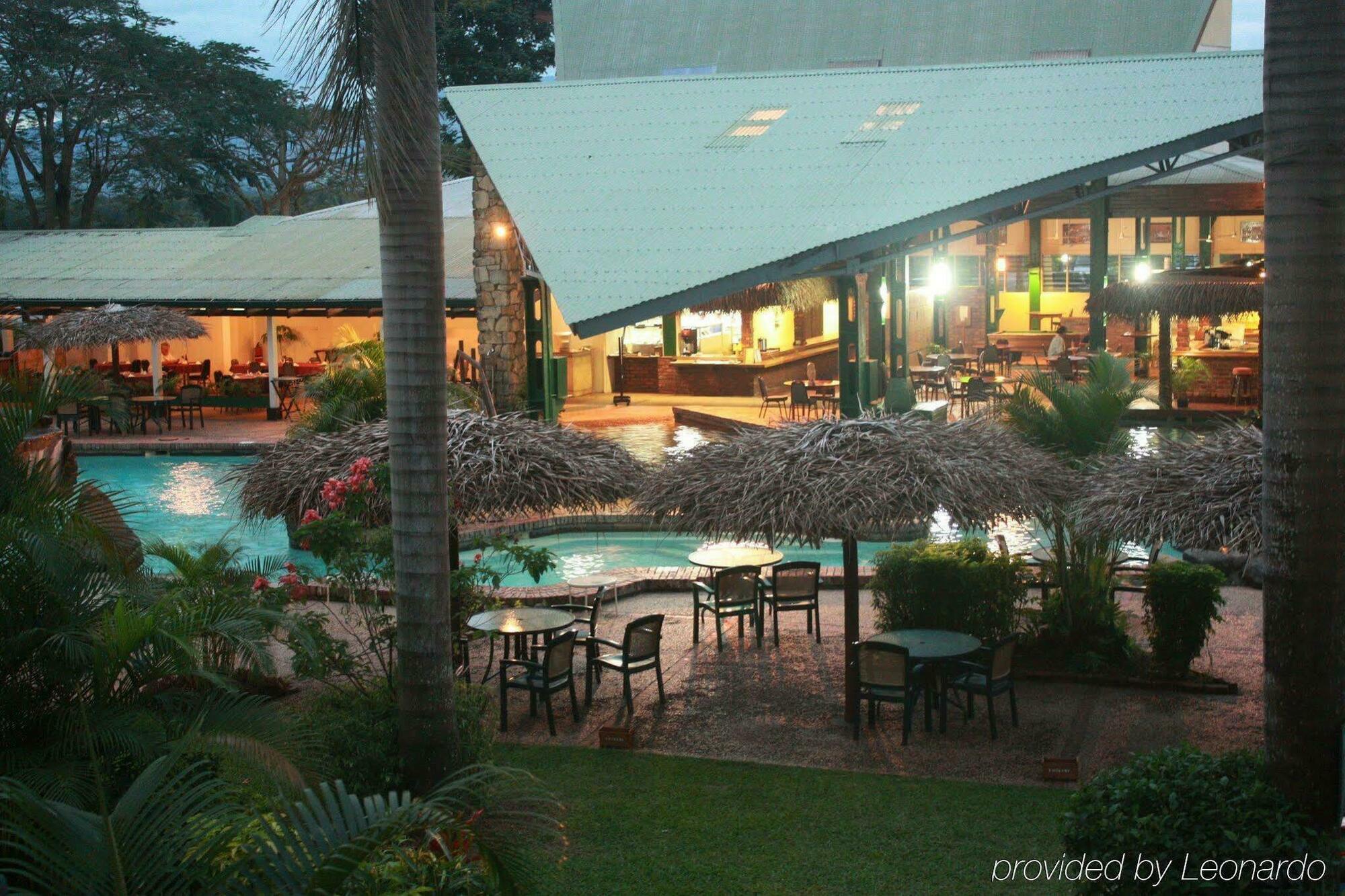 Tokatoka Resort Hotel Nadi Buitenkant foto